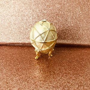 Egg shaped jewelry trinket box